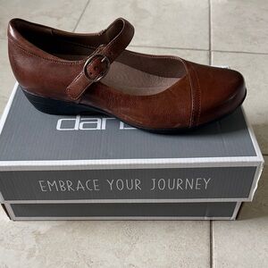 Dansko Women's Tan Mary Jane Flats